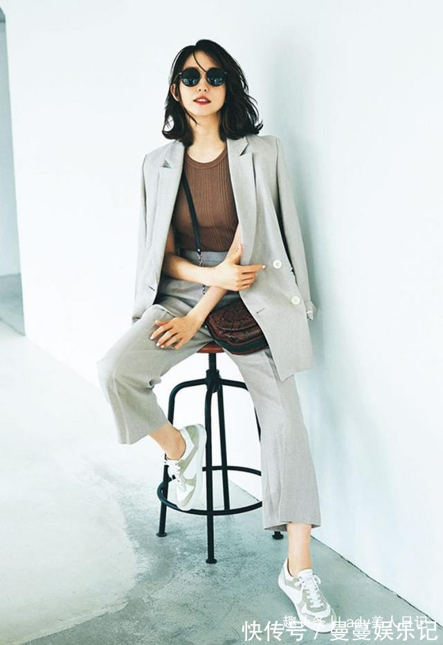休闲 西装、奶奶针织衫显老气?深度解析“衣橱单品”,多看一眼就赚了