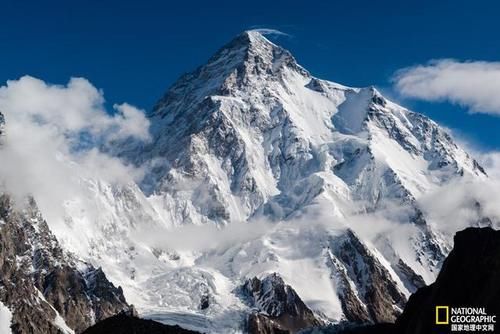 尼泊尔登山者首次实现冬季登顶乔戈里峰