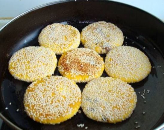 香甜|奶奶教我做南瓜饼,不用水不用油,只需牢记4点,保证香甜软糯