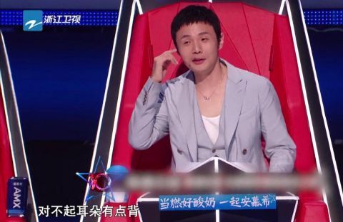 張露馨|李榮浩頂著被罵的風(fēng)險(xiǎn)教王靖雯投機(jī)取巧，結(jié)果對(duì)方不聽(tīng)話(huà)，太虧了