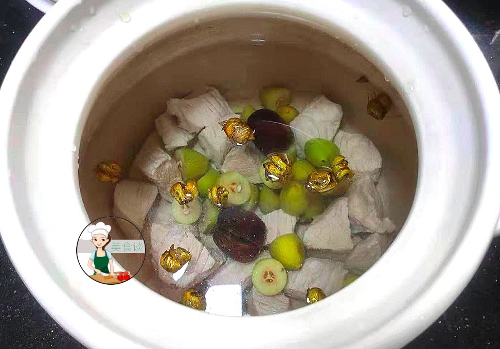 秋天,吃红枣桂圆不如吃此,煲汤甘甜润燥,容易上火的人多喝点