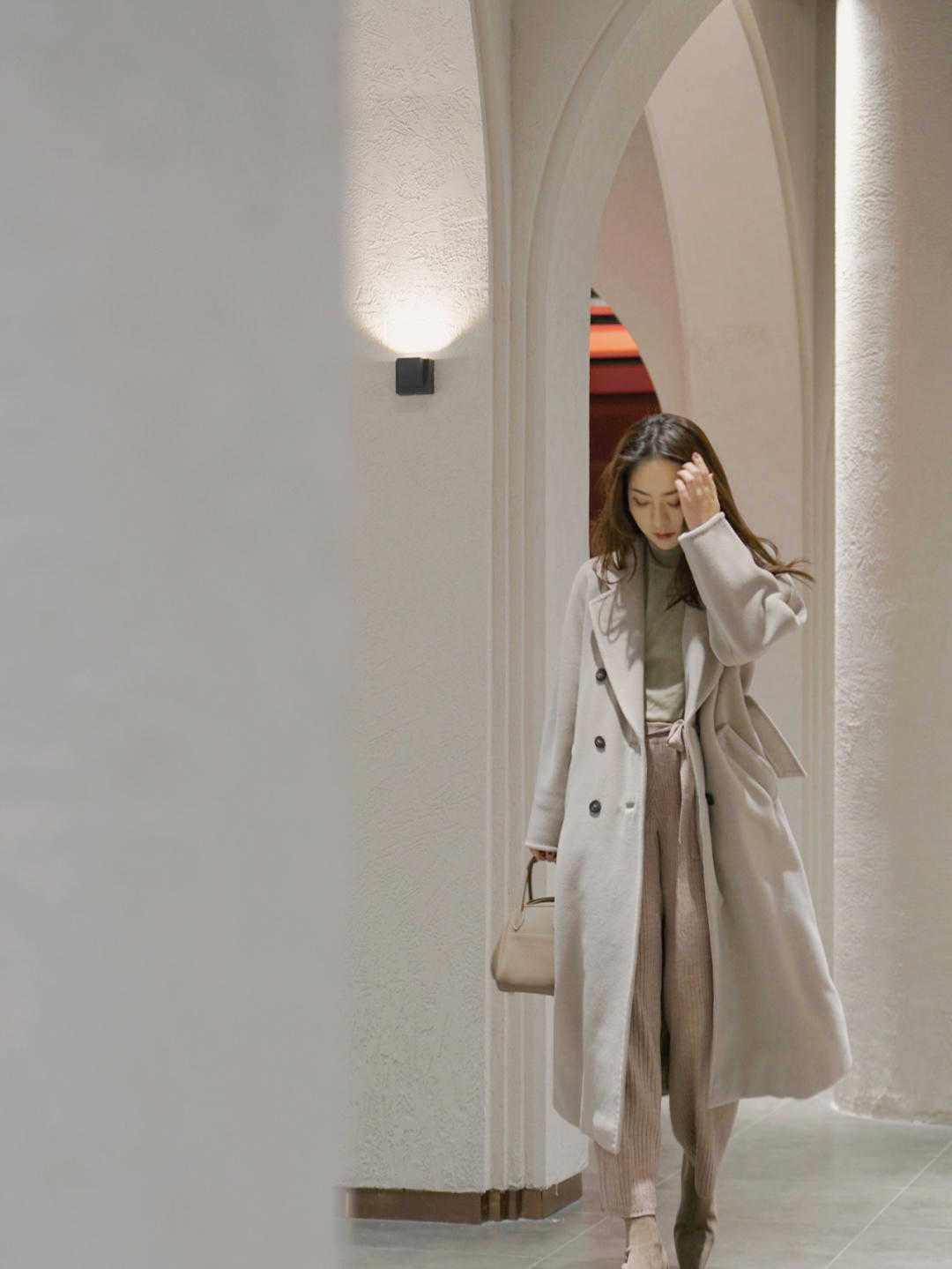 小白|“色彩小白”千万别错过燕麦灰,既有亮点又有辨识度,格调超大气