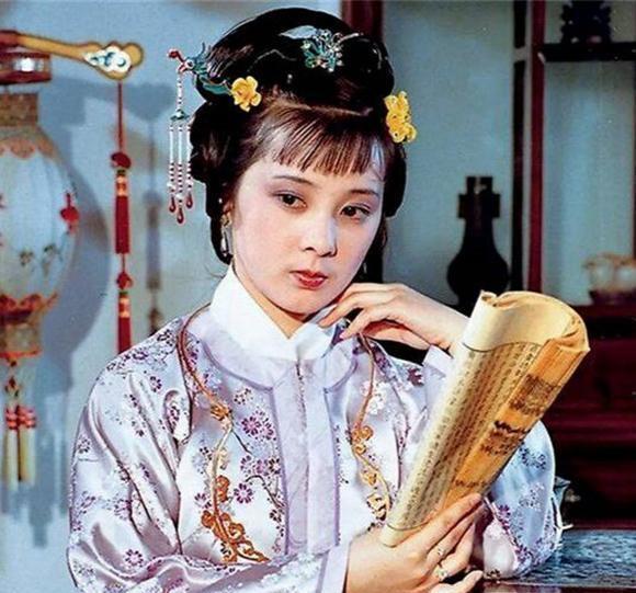 薛宝钗$红楼梦:刘姥姥二进荣国府,有四个人对她恨之入骨,至死不愿再见