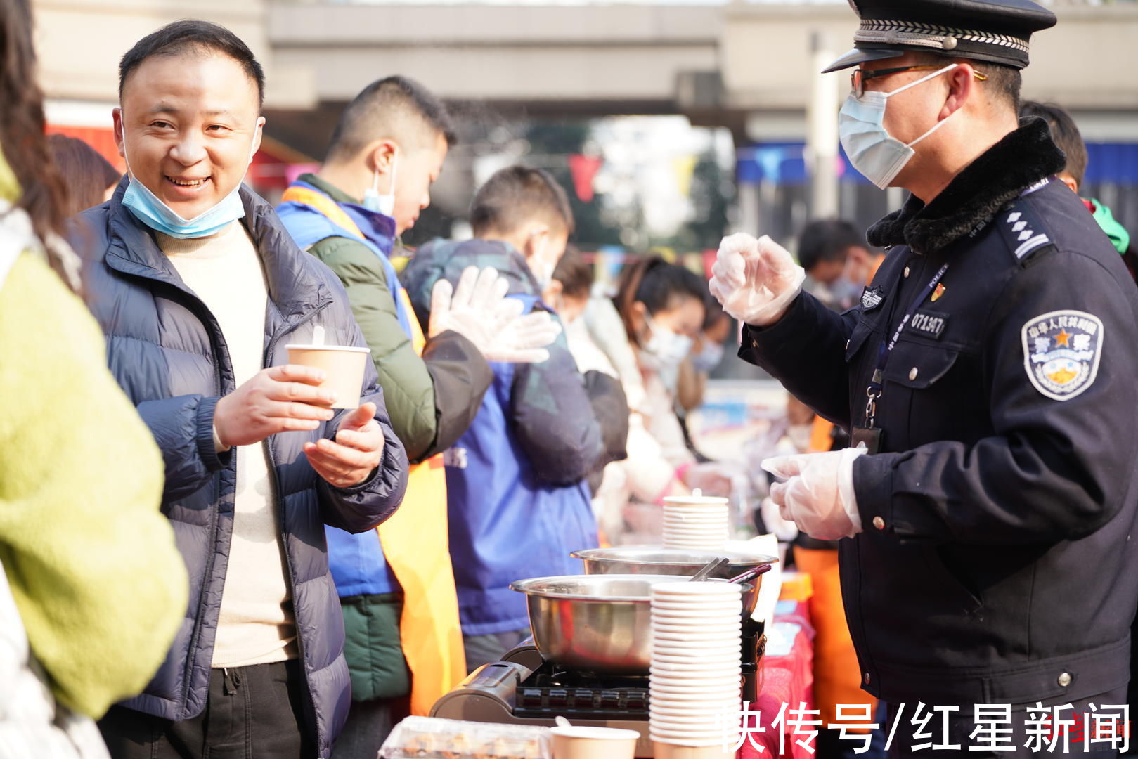 元宵节|警民共度元宵节：包汤圆、猜灯谜，还有反电诈“坝坝课”