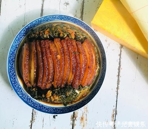 家常菜:糖醋排骨,鱼香肉丝,蚝油蒜蓉西兰花,梅菜扣肉