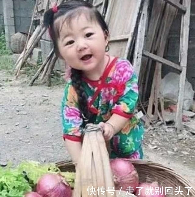 年轻人|萌娃被送下乡给姥姥带,姥姥在朋友圈秀娃,妈妈看完快哭了