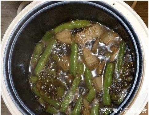 用电饭锅做懒人面条!不用油不用水,做好之后完全不想吃汤面了