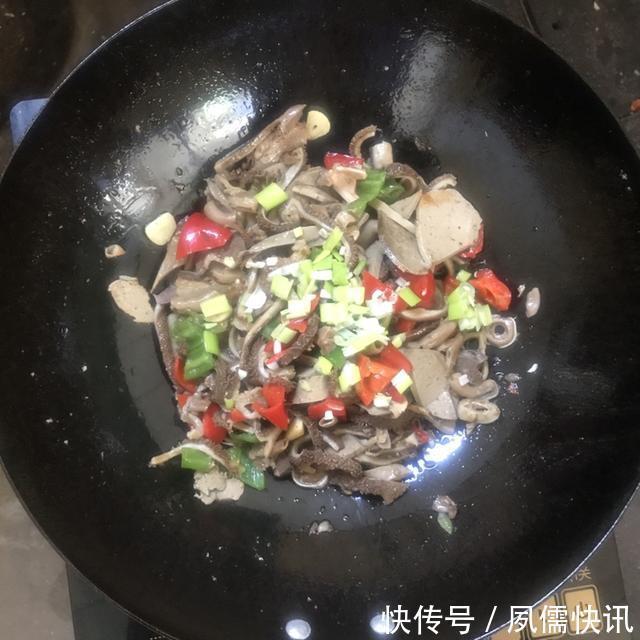 秋季之后,我家隔三差五吃这道菜,高营养味道美,再贵也值得