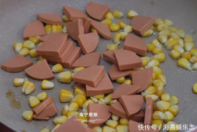 把方便面|好吃到哭的方便面做法,口感丰富营养足,做上一锅都不够吃