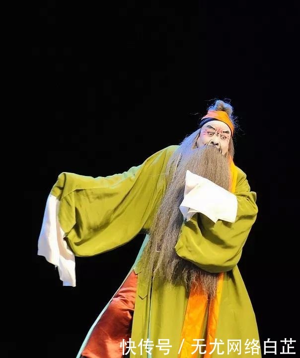 君拜|“自古没有君拜臣的，陛下，您不能跪！”