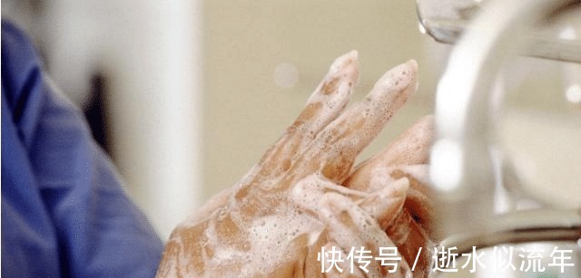 微生物|年轻女性因上了一次公厕,被感染了性病,出门在外每个人都要注意!