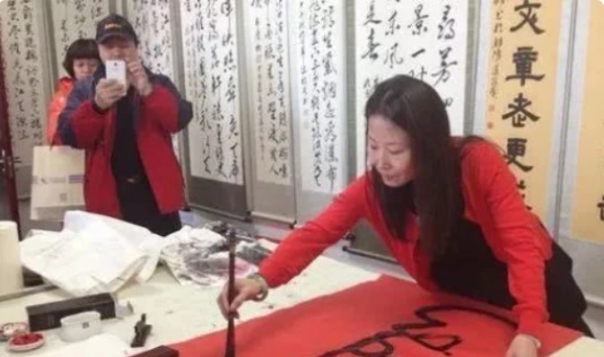 百年之后|慈禧五世外孙女照片曝光,百年之后又见“慈禧”,几乎长得一样!