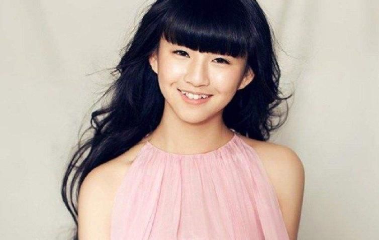 21岁小彩旗近照曝光,体型发胖灵气全无远走国外生活充实