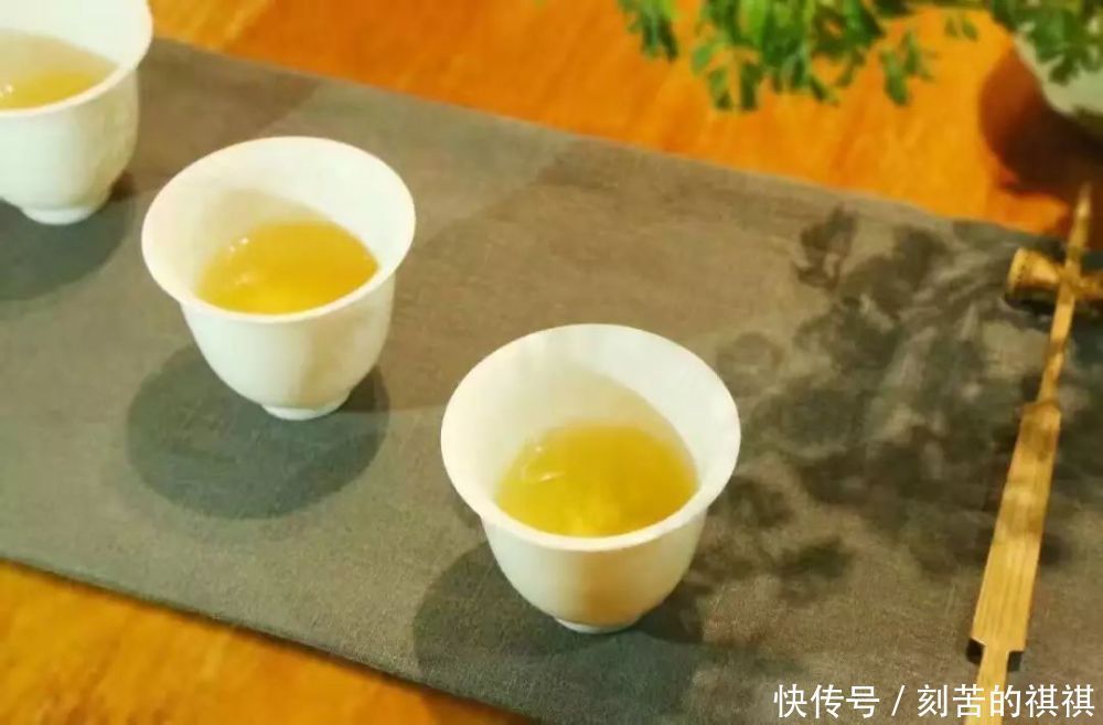 喝茶,一分钟解渴,一小时休闲,一个月健康,一生长寿