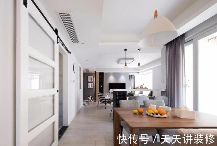沙发|115平米三居室,全屋通透又敞亮,沙发不靠墙,邻居都争相效仿