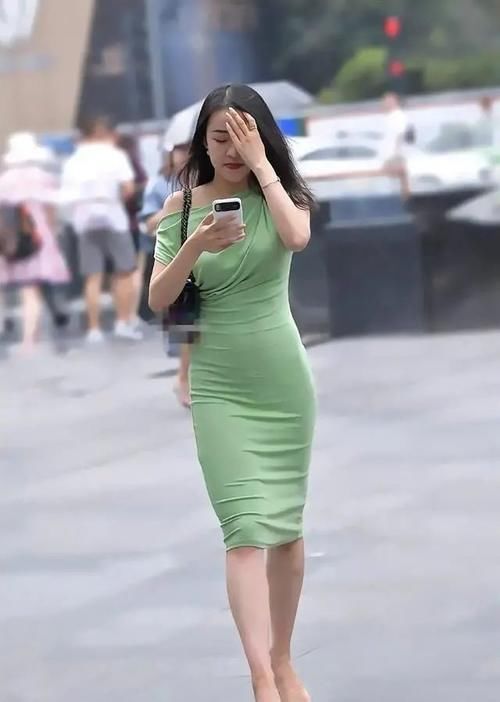 新颖|惊艳十足的连衣裙，新颖的剪裁设计，还有气质