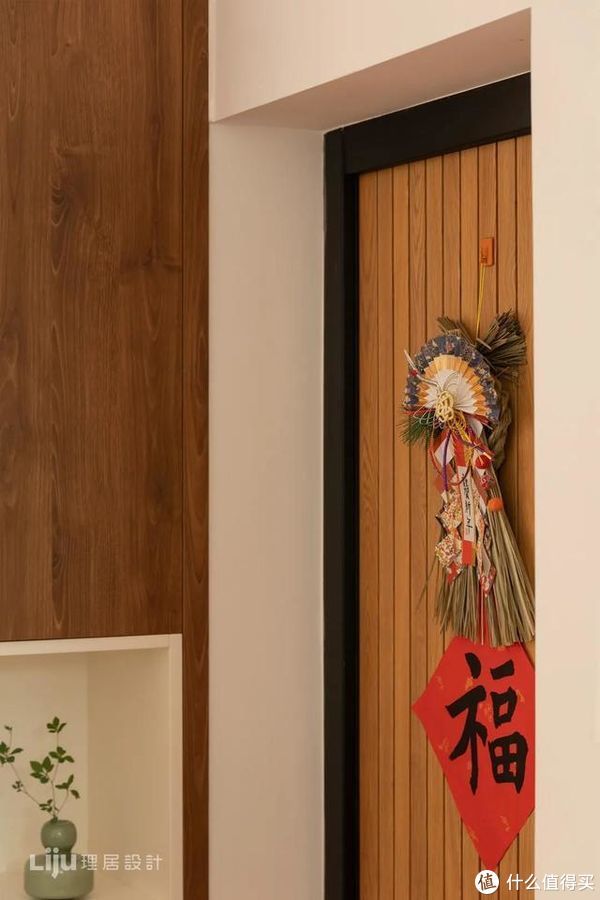 楼房|二手一楼房庭院惨遭荒废,原房东看到改造效果:早知道再加30万也不卖