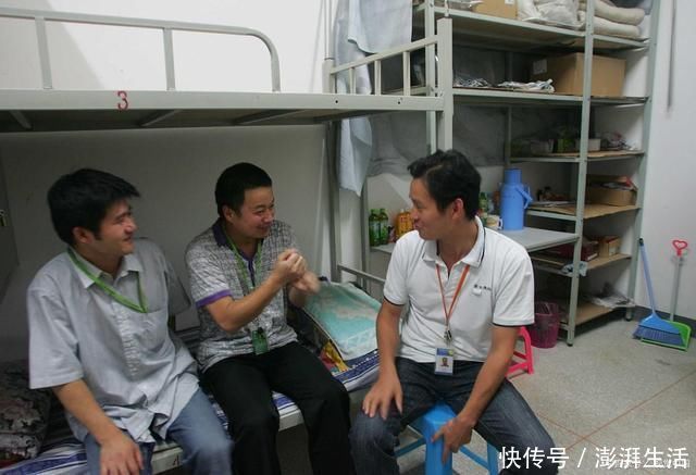 拼多多|京东招001号快递员,刘强东允诺干满5年买房,如今状况让人惊讶