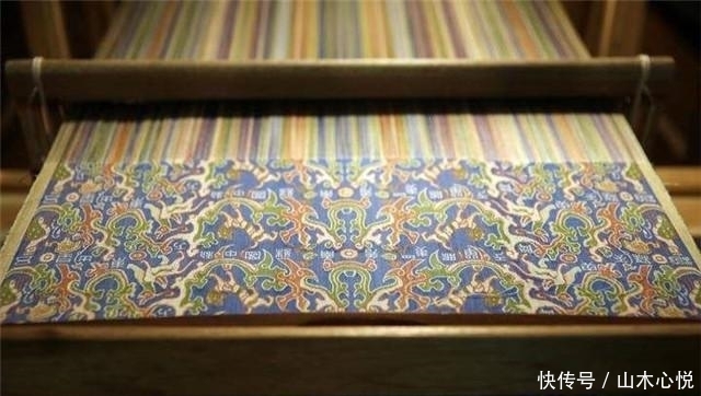 "五星出东方利中国"护臂出土,专家发现,后面还有13字