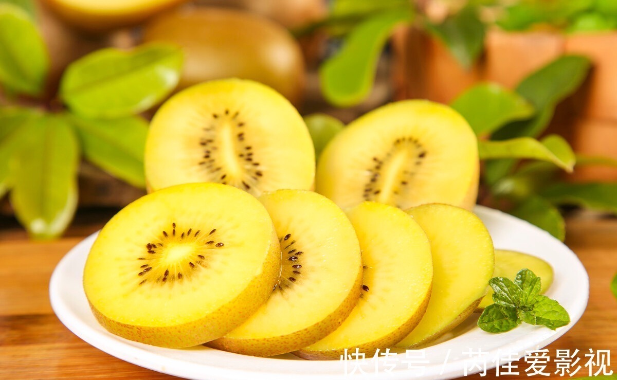 营养元素|有些水果比骨头汤更易让孩子长高,父母喂错了,当心他矮人一截