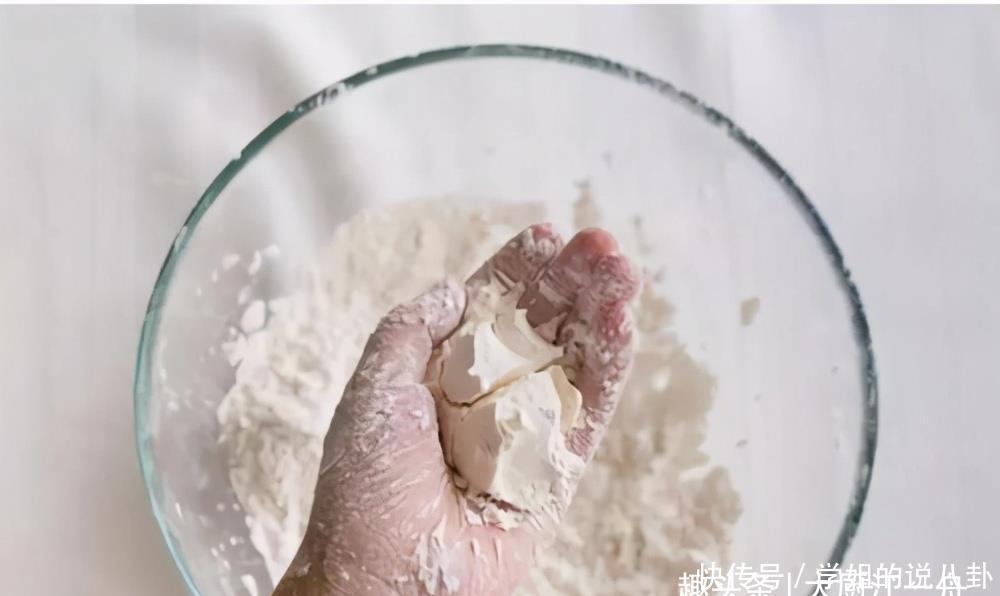 标准|面粉不是越白越好!超市员工:先看袋子标准号,就能买到好面粉