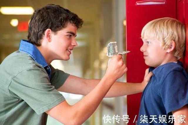 男孩子|男孩弱化成趋势,问题可能出在妈妈身上,别把“三大教育”当法则