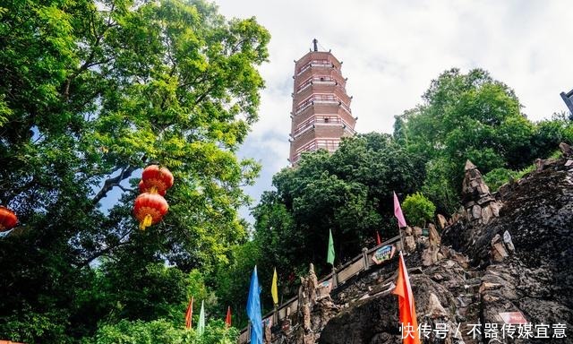 肇庆|肇庆三元塔，江水边上的美丽宝塔，真的让人震撼