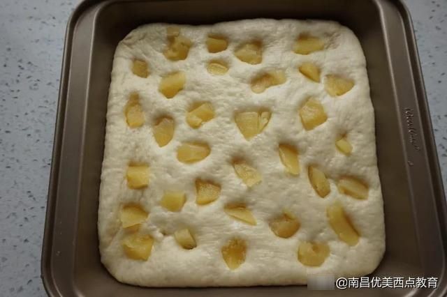 韩国爆款!菠萝酥粒面包,柔软细腻,酸甜油润,口感一绝