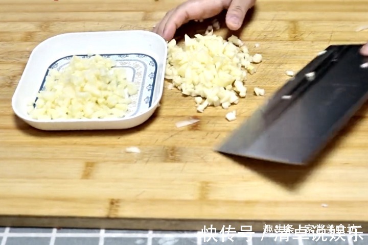 包菜最好吃的做法，简单美味又营养，香辣开胃，越吃越想吃