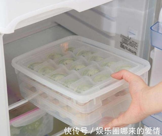 饺子|建议大家：包饺子别用手捏了，教你正确做法，不脏手还包得快