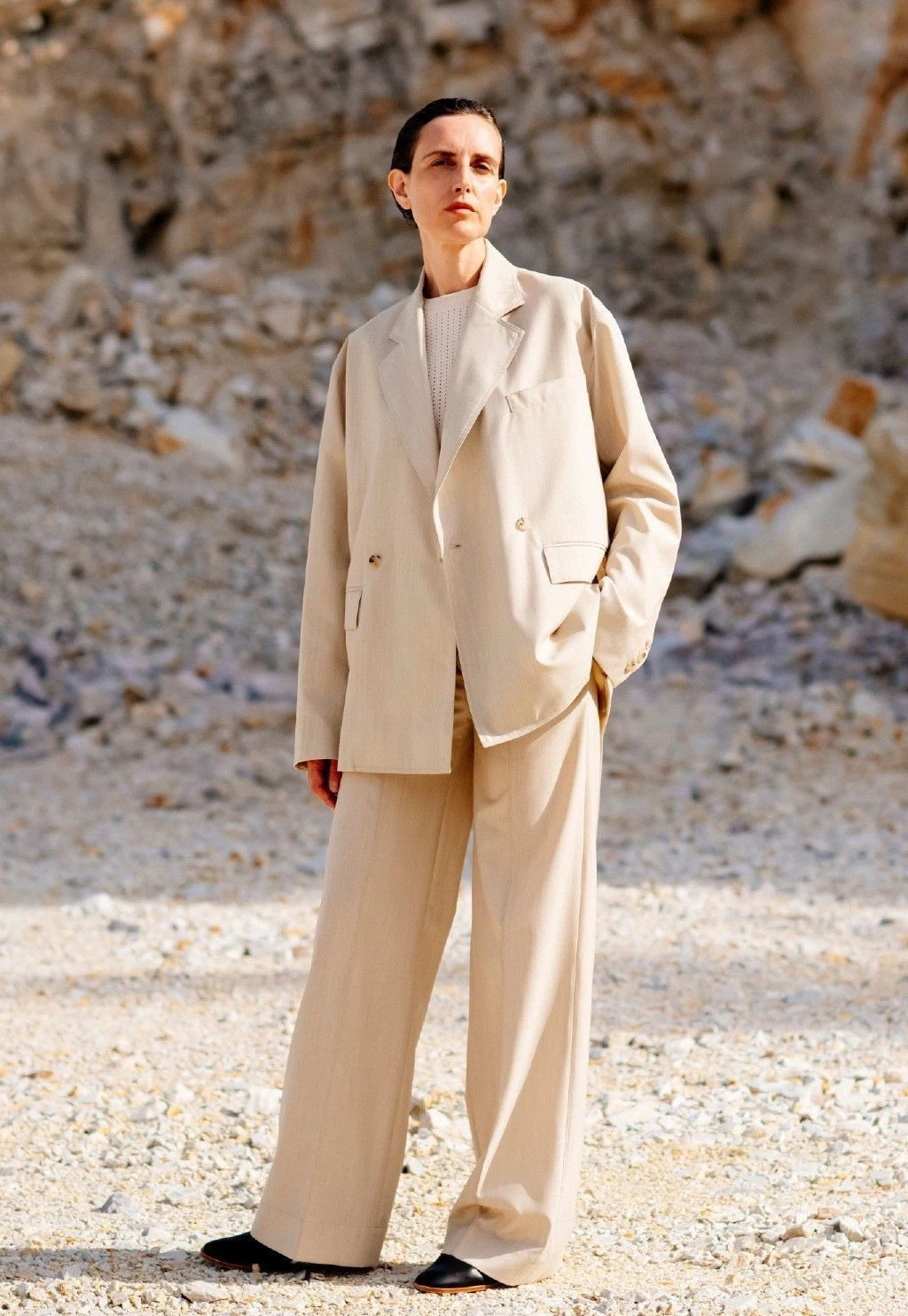 极简风 极简风穿搭高级又显气质,想要穿好看真的不难,照这三点做就对了