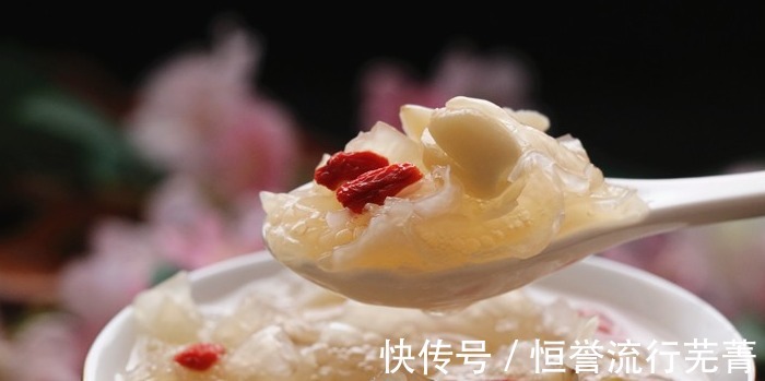 上火|立秋后要多吃银耳,教你正确做法,好吃润秋燥,常上火的人多吃点!