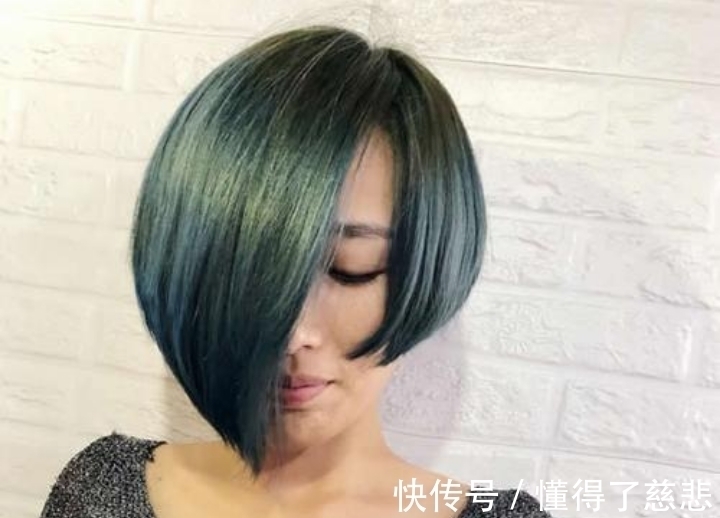 造型感 女人过了35岁,不管剪短发还是长发,少用这几款发型,显老掉档次