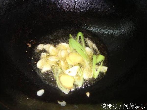  家常又简单，不放辣椒也能很好吃，香菇炖鸡的美味做法大分享