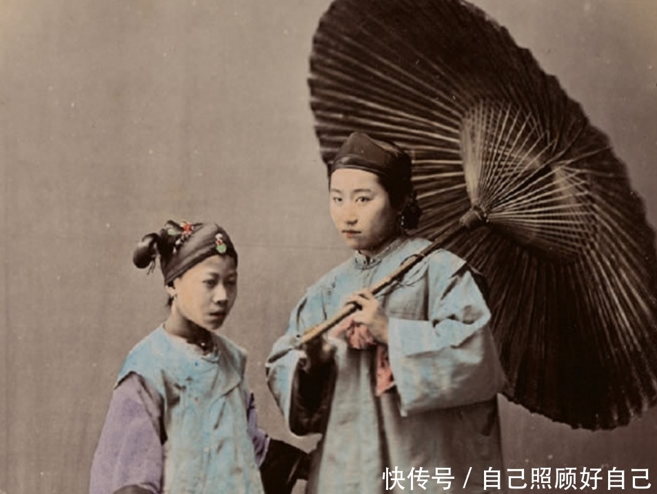 宫女|1893年清朝彩照:紫禁城里的美丽宫女,华衣锦服的清秀僧人!