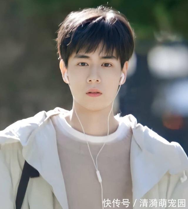 发型|男生剪发型,少留“大背头”!这6款发型清爽潮流,更显阳光帅气