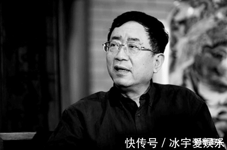 千年一叹|著名学者易中天多次批评余秋雨,文人相轻余秋雨我不认识他