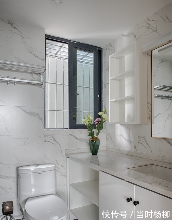 柜子|一看到客厅就迷住了!小户型两房现代简约风,时尚大气!