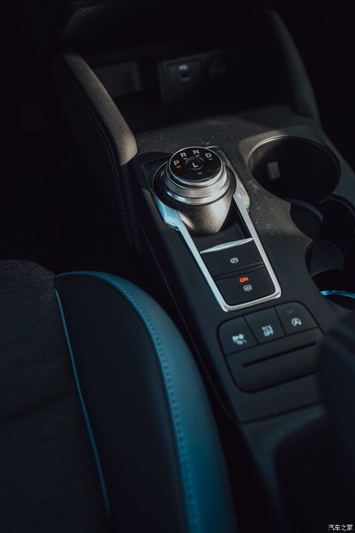 魅力雪境-与福克斯一起探索呼伦贝尔的冬天