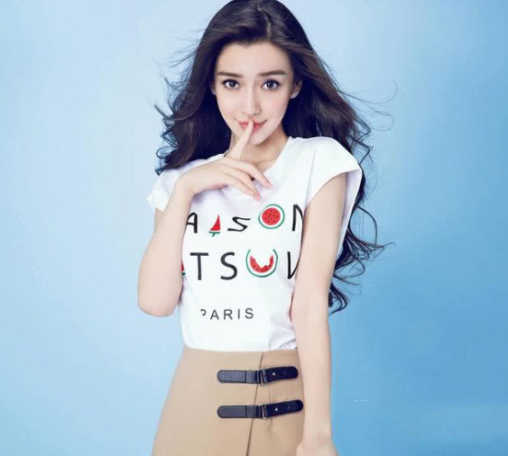 跑男节目组“突袭”baby房间,桌子上一件物品,很新鲜