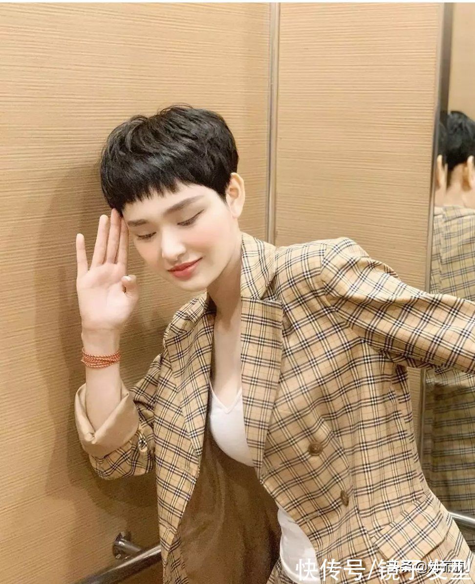 盖盖头 女人都该试试这4种发型,效果真的不一样,它能让你颜值翻翻