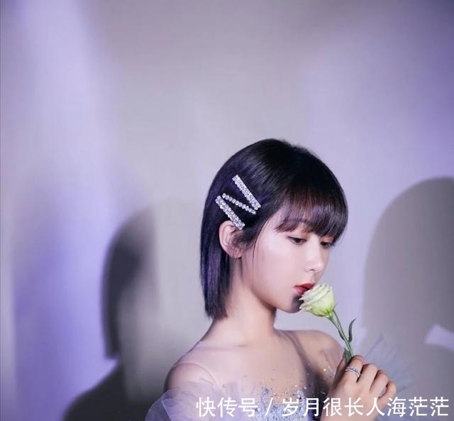 你适不适合披头发,主要看这些部位,发际线很关键