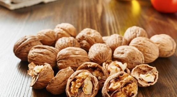 核桃泥|核桃是长寿果，但核桃并不适合所有人吃，6类人最好别吃。