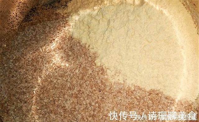 麸皮|野钓鲢鳙，用这些自制饵料配方，成本几块钱，手竿抛竿都能用