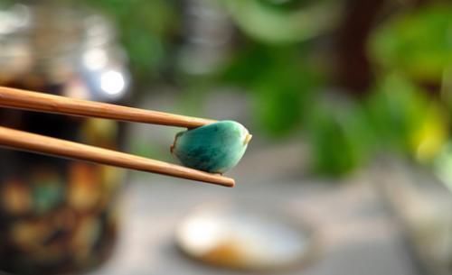 泡腊八蒜,最忌直接加醋!多做1步,1周变碧绿,酸辣微甜,还脆爽