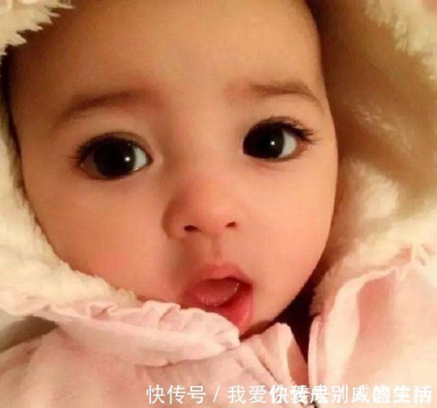 咀嚼|宝宝有这几个动作,容易自毁颜值,爸妈看到后要及时纠正!