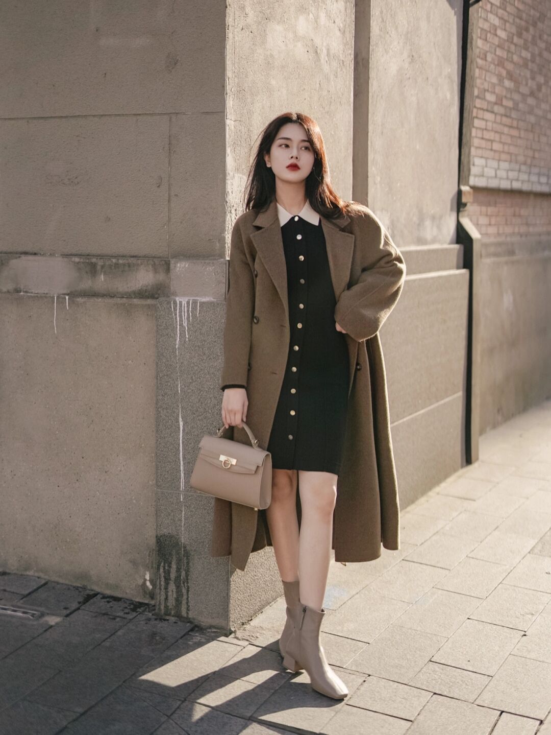 深灰色 大衣怎么穿保暖又高级?这些穿搭日常实用又百搭,普通人也能驾驭