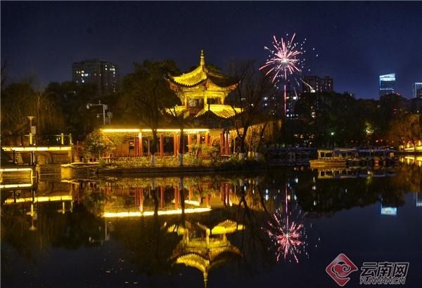 中年|爆竹声中一岁除，春城各地烟花迎春节