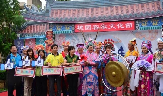 客家围屋|客家人迁徙了上千年,却语言不变人才辈出,其向心力为何这么强