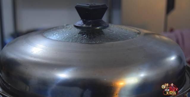  解馋|地瓜别总是煮着吃完，加1盘小麦面粉，教你做美味的地瓜发糕，解馋解饿